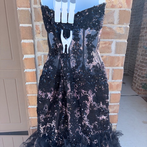 Jovani Elegant Black snd gold Strapless Gown size 12 - Picture 10 of 13